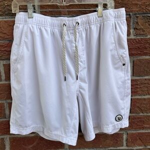 Vuori Kore Shorts White - Mens XL
